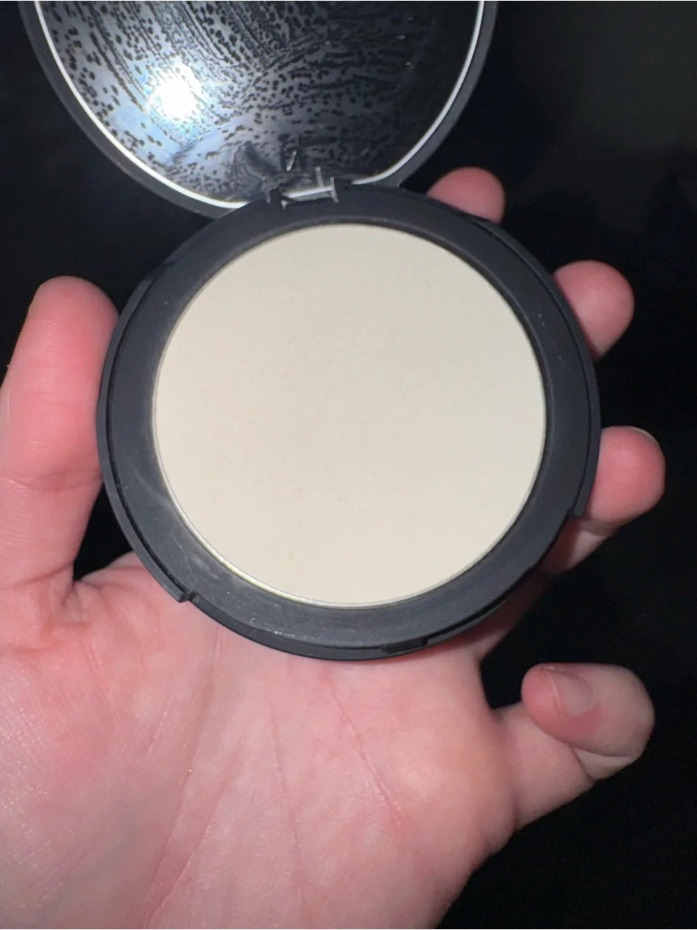 it cosmetics Bye Bye Pores Pressed Finishing Powder